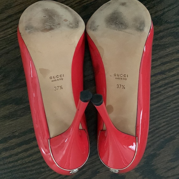 GUCCI Coral Patent Leather Open Toe Pumps - Picture 3 of 6
